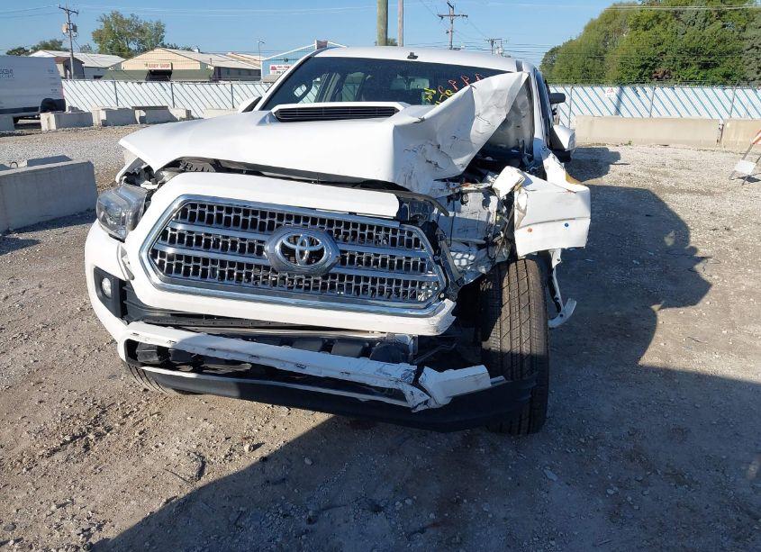 Photo 6 of 2016 Toyota Tacoma TRD SPORT (VIN 3TMAZ5CN9GM020334)