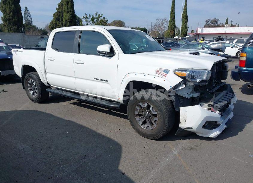 2017 Toyota Tacoma TRD SPORT (VIN 3TMAZ5CN9HM031576) main photo