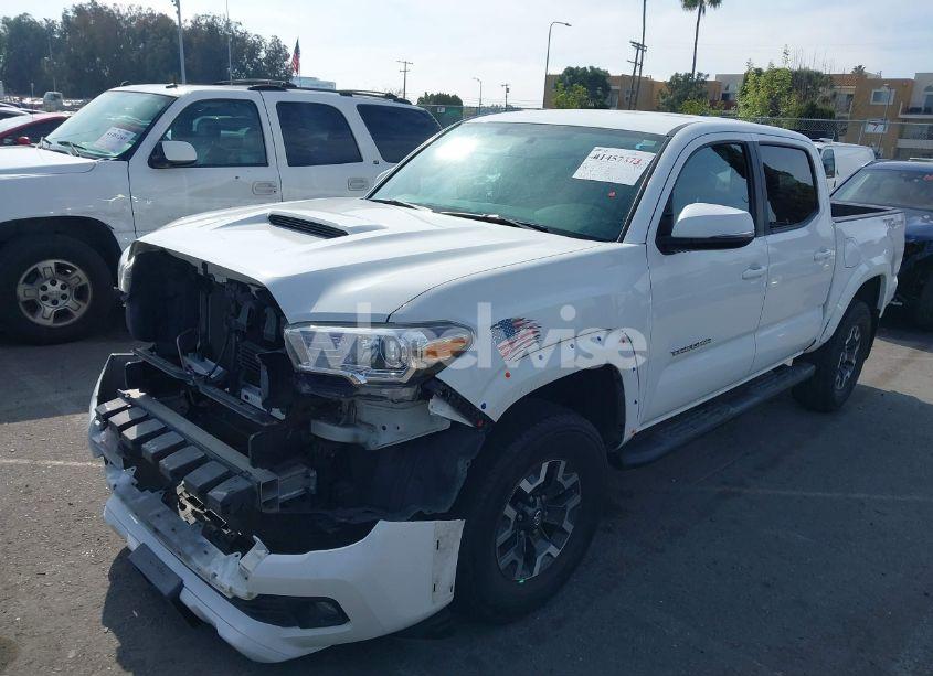 Photo 2 of 2017 Toyota Tacoma TRD SPORT (VIN 3TMAZ5CN9HM031576)