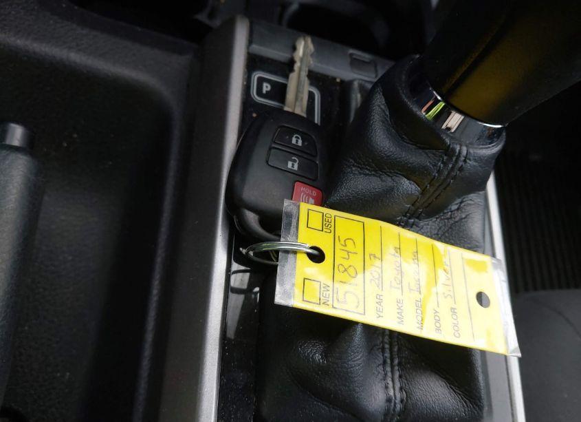 Photo 11 of 2017 Toyota Tacoma SR5 V6 (VIN 3TMAZ5CN9HM052251)