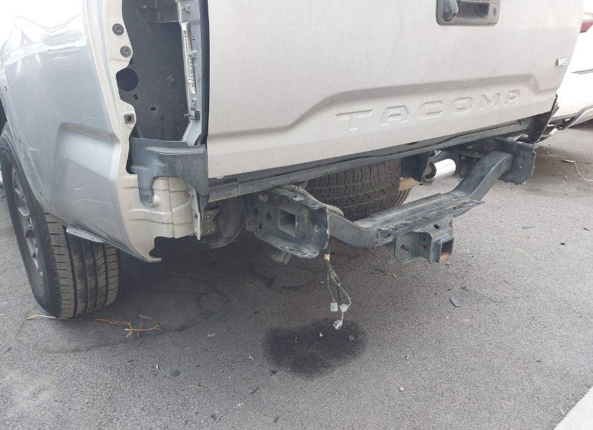 Photo 6 of 2017 Toyota Tacoma SR5 V6 (VIN 3TMAZ5CN9HM052251)