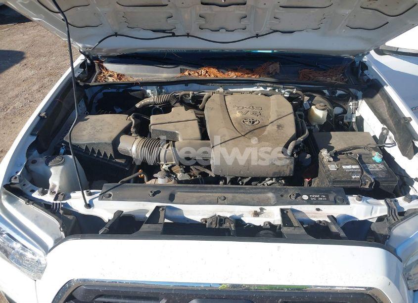 Photo 10 of 2018 Toyota Tacoma SR5 V6 (VIN 3TMAZ5CN9JM059254)