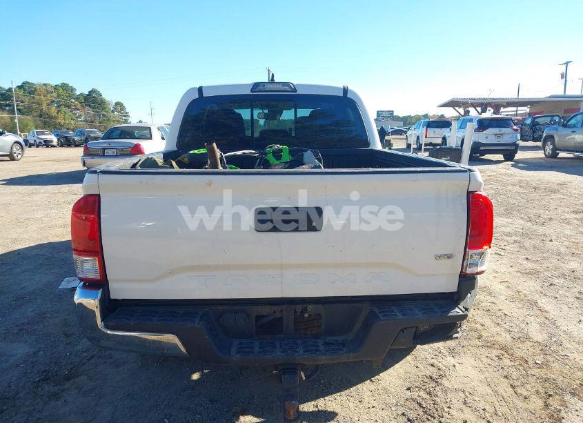 Photo 16 of 2018 Toyota Tacoma SR5 V6 (VIN 3TMAZ5CN9JM059254)