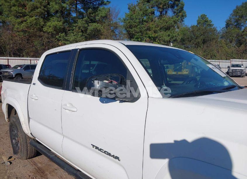 Photo 18 of 2018 Toyota Tacoma SR5 V6 (VIN 3TMAZ5CN9JM059254)