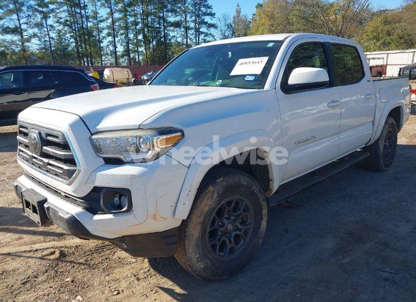 Photo 2 of 2018 Toyota Tacoma SR5 V6 (VIN 3TMAZ5CN9JM059254)