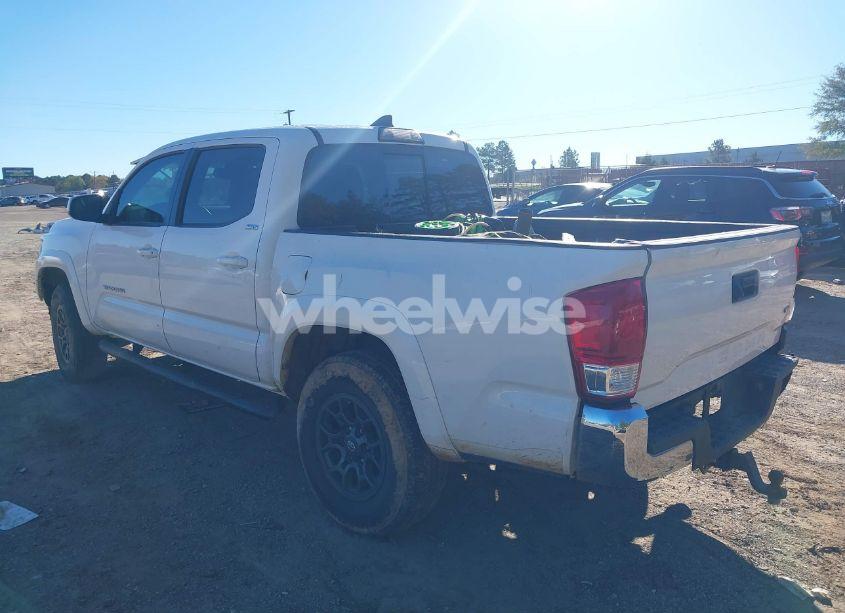 Photo 3 of 2018 Toyota Tacoma SR5 V6 (VIN 3TMAZ5CN9JM059254)