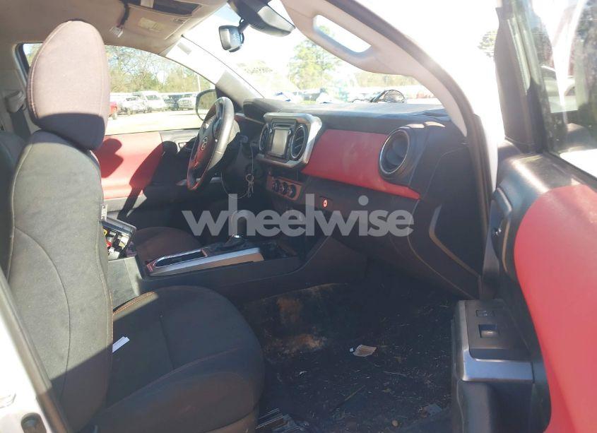 Photo 5 of 2018 Toyota Tacoma SR5 V6 (VIN 3TMAZ5CN9JM059254)