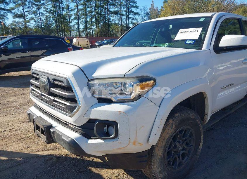 Photo 6 of 2018 Toyota Tacoma SR5 V6 (VIN 3TMAZ5CN9JM059254)