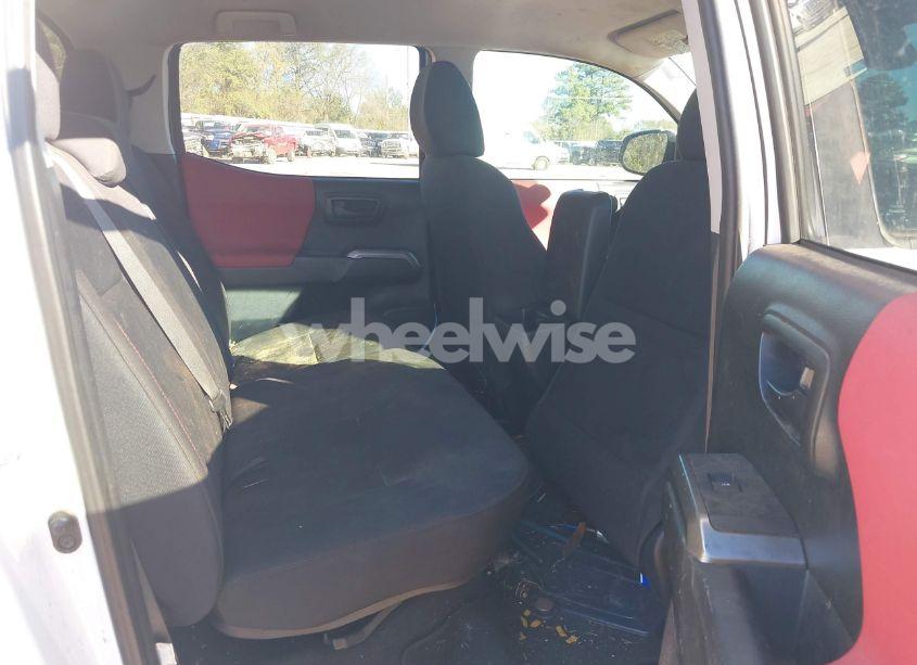 Photo 8 of 2018 Toyota Tacoma SR5 V6 (VIN 3TMAZ5CN9JM059254)