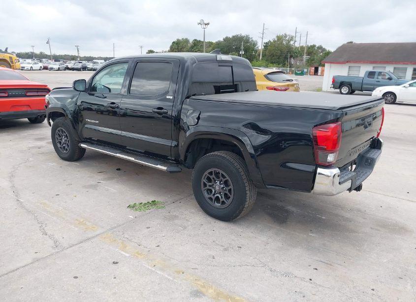 Photo 3 of 2018 Toyota Tacoma SR5 V6 (VIN 3TMAZ5CN9JM063613)