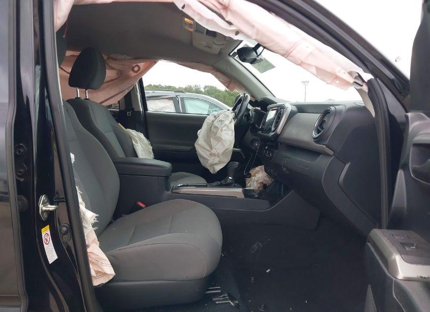 Photo 5 of 2018 Toyota Tacoma SR5 V6 (VIN 3TMAZ5CN9JM063613)