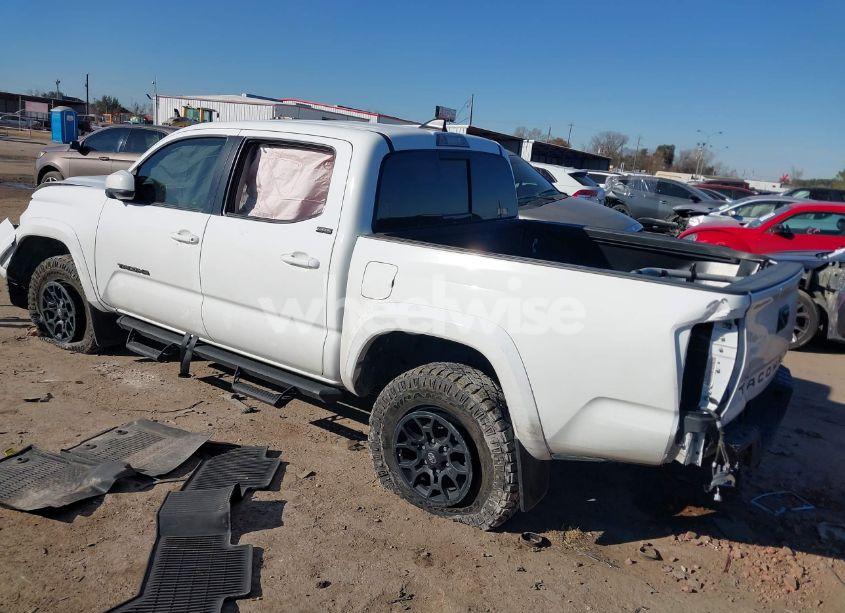 Photo 3 of 2022 Toyota Tacoma SR5 V6 (VIN 3TMAZ5CN9NM192487)