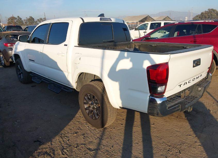 Photo 3 of 2022 Toyota Tacoma SR5 V6 (VIN 3TMAZ5CN9NM195874)