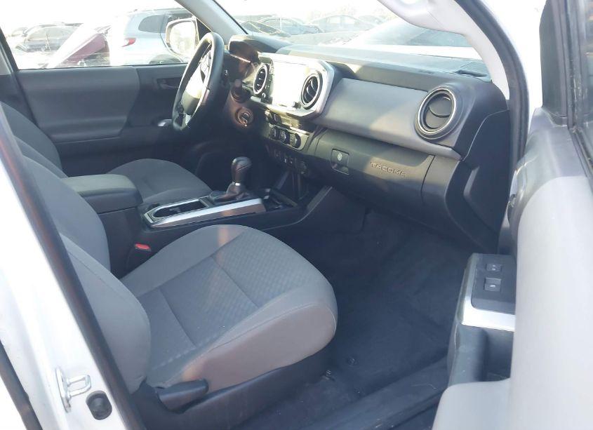 Photo 5 of 2022 Toyota Tacoma SR5 V6 (VIN 3TMAZ5CN9NM195874)