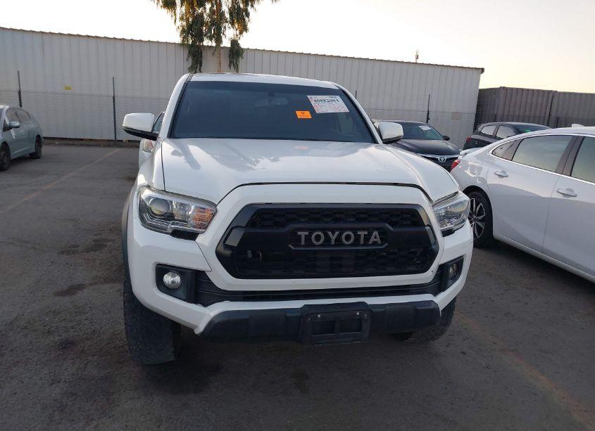 Photo 12 of 2016 Toyota Tacoma TRD OFF ROAD (VIN 3TMAZ5CNXGM002876)