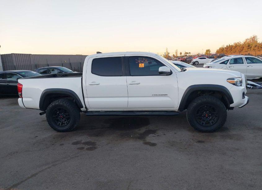 Photo 13 of 2016 Toyota Tacoma TRD OFF ROAD (VIN 3TMAZ5CNXGM002876)