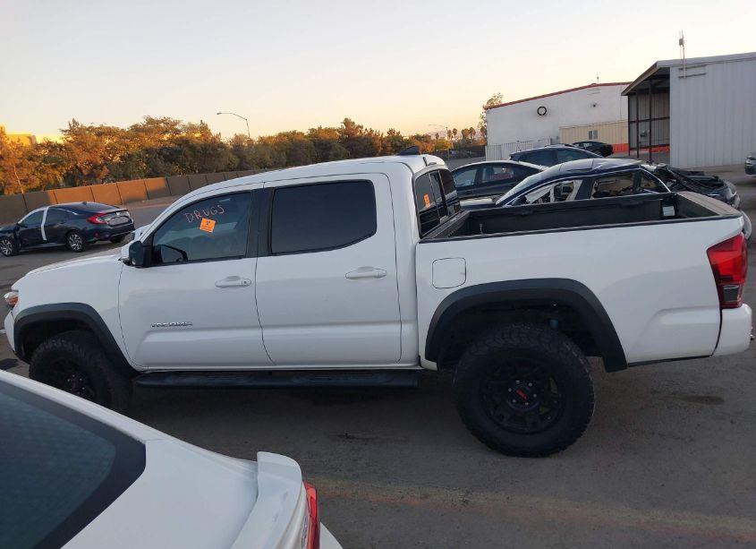 Photo 14 of 2016 Toyota Tacoma TRD OFF ROAD (VIN 3TMAZ5CNXGM002876)