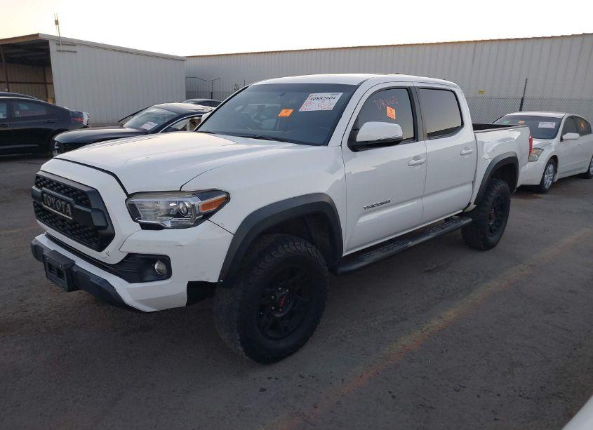 Photo 2 of 2016 Toyota Tacoma TRD OFF ROAD (VIN 3TMAZ5CNXGM002876)