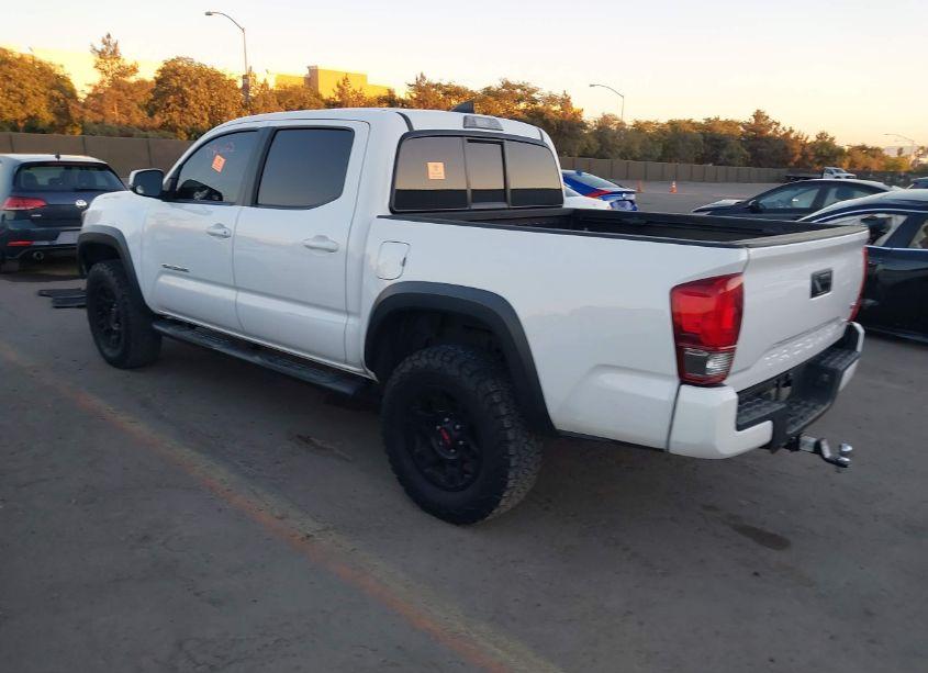Photo 3 of 2016 Toyota Tacoma TRD OFF ROAD (VIN 3TMAZ5CNXGM002876)