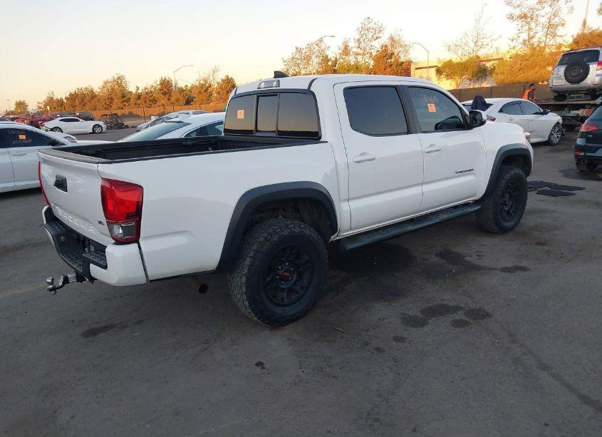 Photo 4 of 2016 Toyota Tacoma TRD OFF ROAD (VIN 3TMAZ5CNXGM002876)