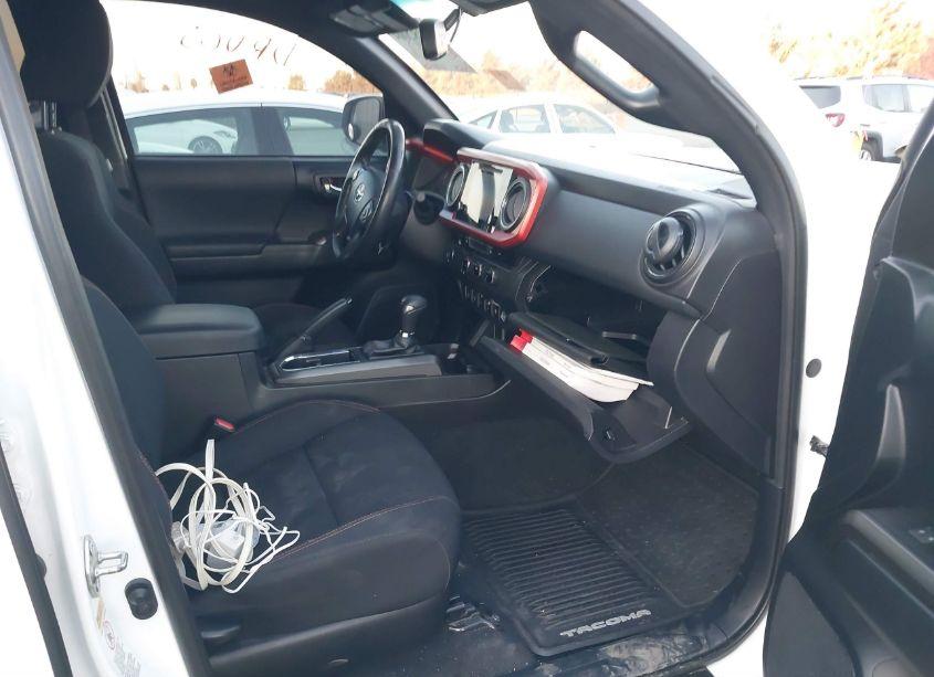 Photo 5 of 2016 Toyota Tacoma TRD OFF ROAD (VIN 3TMAZ5CNXGM002876)