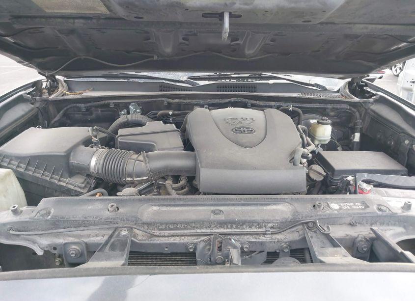 Photo 10 of 2017 Toyota Tacoma SR5 V6 (VIN 3TMAZ5CNXHM042327)