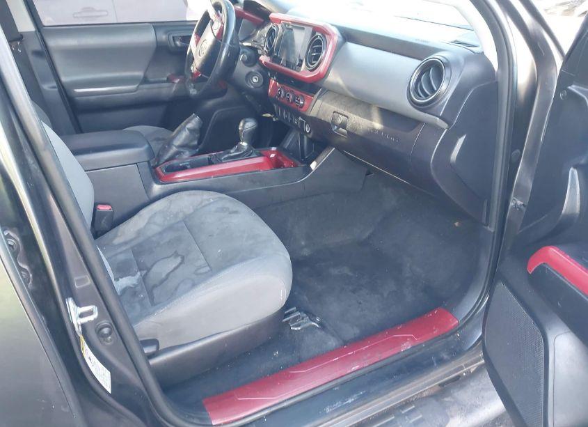 Photo 5 of 2017 Toyota Tacoma SR5 V6 (VIN 3TMAZ5CNXHM042327)