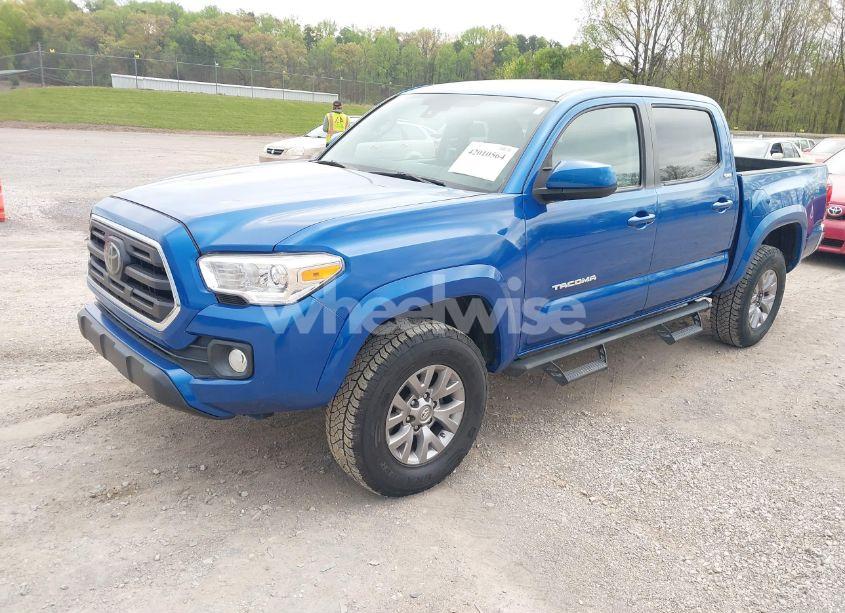 Photo 2 of 2018 Toyota Tacoma SR5 V6 (VIN 3TMAZ5CNXJM069212)