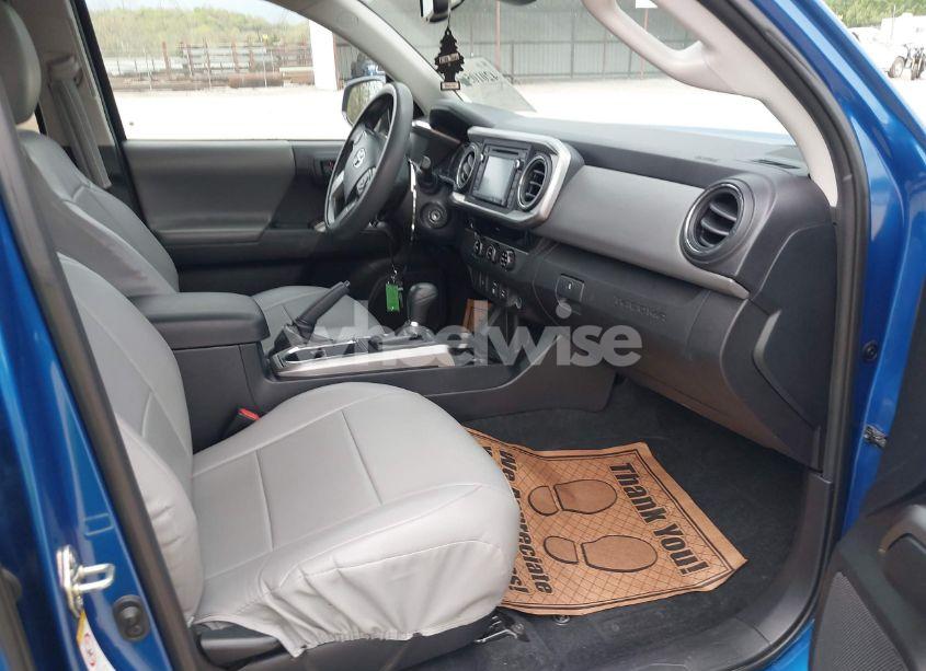 Photo 5 of 2018 Toyota Tacoma SR5 V6 (VIN 3TMAZ5CNXJM069212)