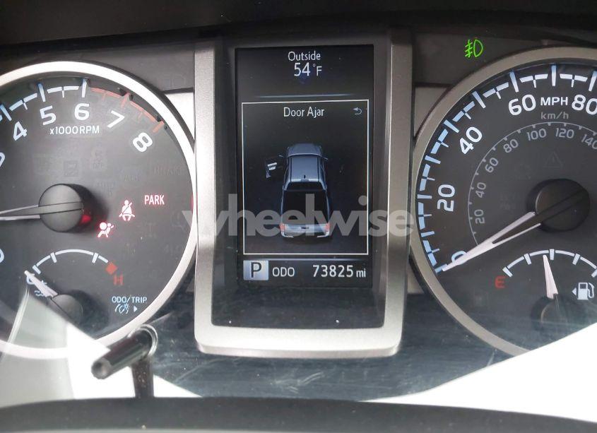 Photo 7 of 2018 Toyota Tacoma SR5 V6 (VIN 3TMAZ5CNXJM069212)