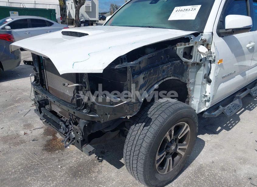 Photo 13 of 2018 Toyota Tacoma TRD SPORT (VIN 3TMAZ5CNXJM074085)