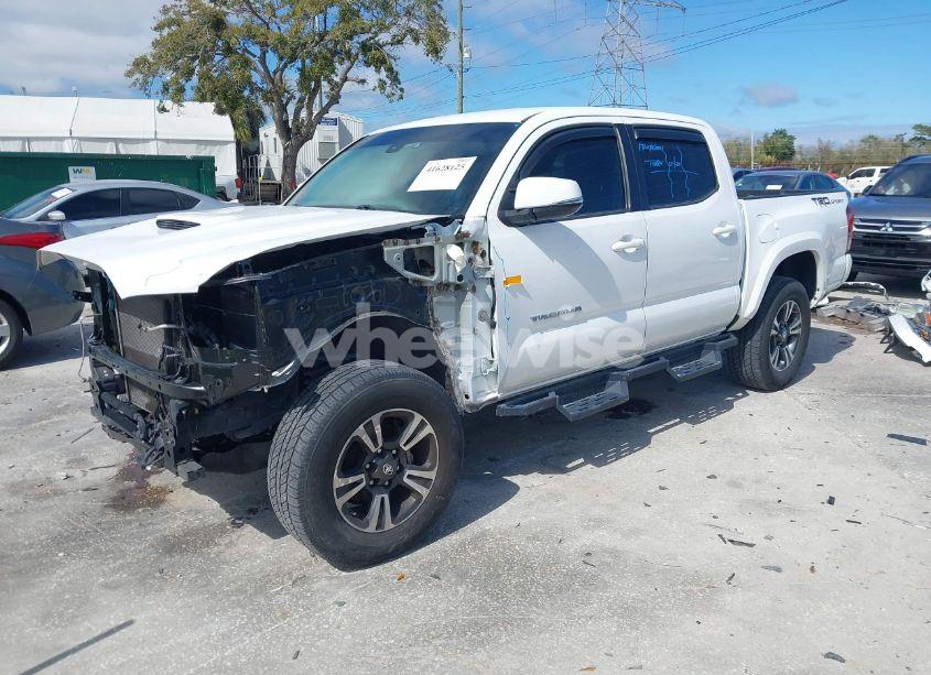 Photo 2 of 2018 Toyota Tacoma TRD SPORT (VIN 3TMAZ5CNXJM074085)