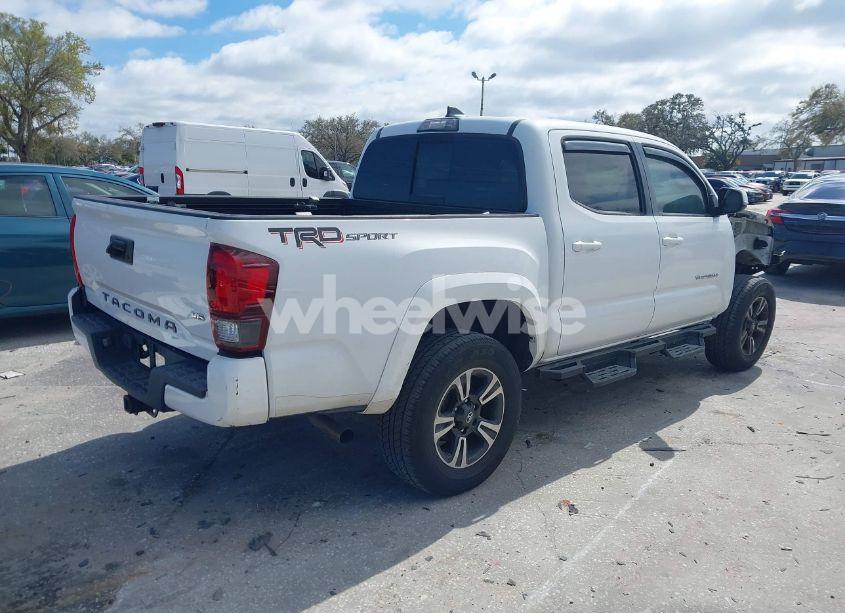 Photo 4 of 2018 Toyota Tacoma TRD SPORT (VIN 3TMAZ5CNXJM074085)