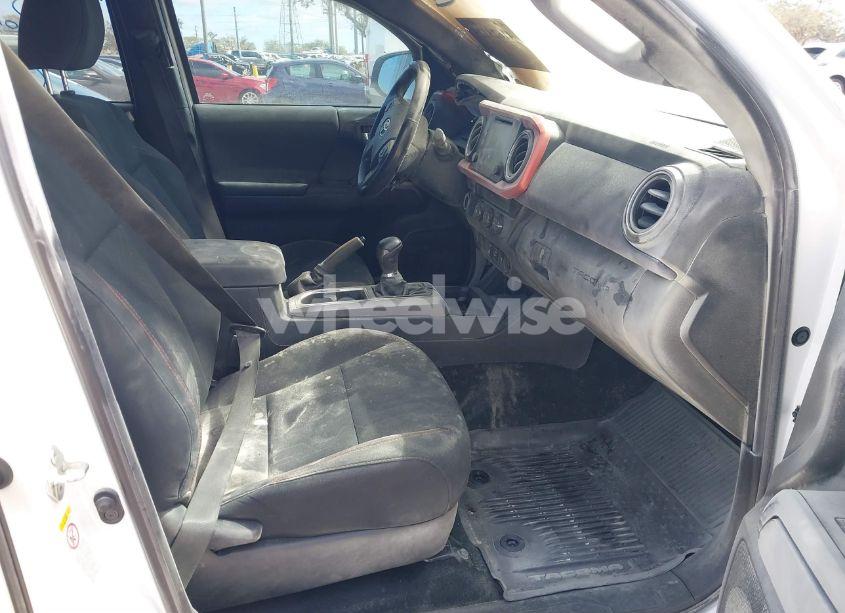 Photo 5 of 2018 Toyota Tacoma TRD SPORT (VIN 3TMAZ5CNXJM074085)