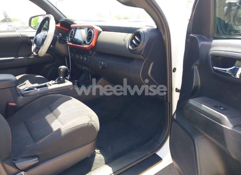 Photo 5 of 2019 Toyota Tacoma TRD SPORT (VIN 3TMAZ5CNXKM079661)