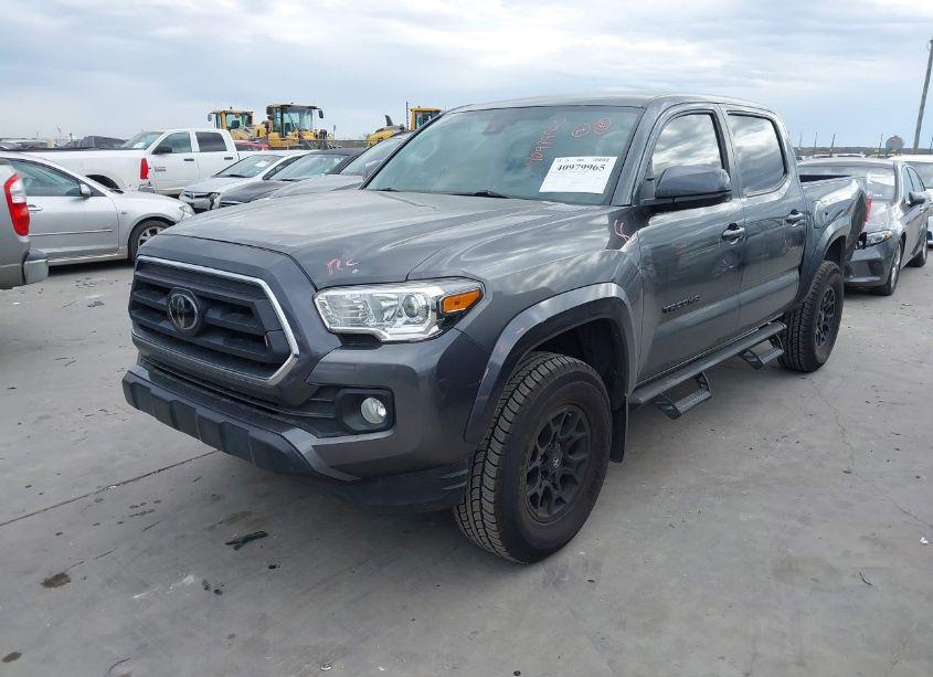 Photo 2 of 2020 Toyota Tacoma SR5 V6 (VIN 3TMAZ5CNXLM127578)
