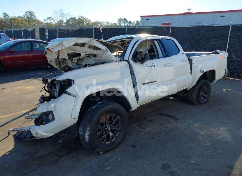 Photo 2 of 2020 Toyota Tacoma SR5 V6 (VIN 3TMAZ5CNXLM135714)