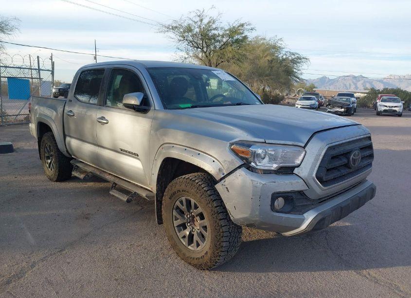 2022 Toyota Tacoma SR5 V6 (VIN 3TMAZ5CNXNM168344) main photo