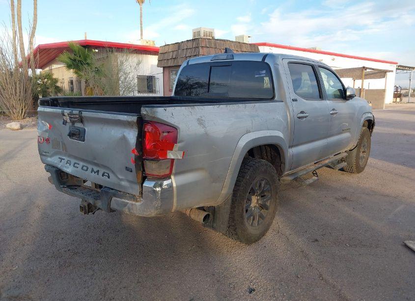 Photo 4 of 2022 Toyota Tacoma SR5 V6 (VIN 3TMAZ5CNXNM168344)