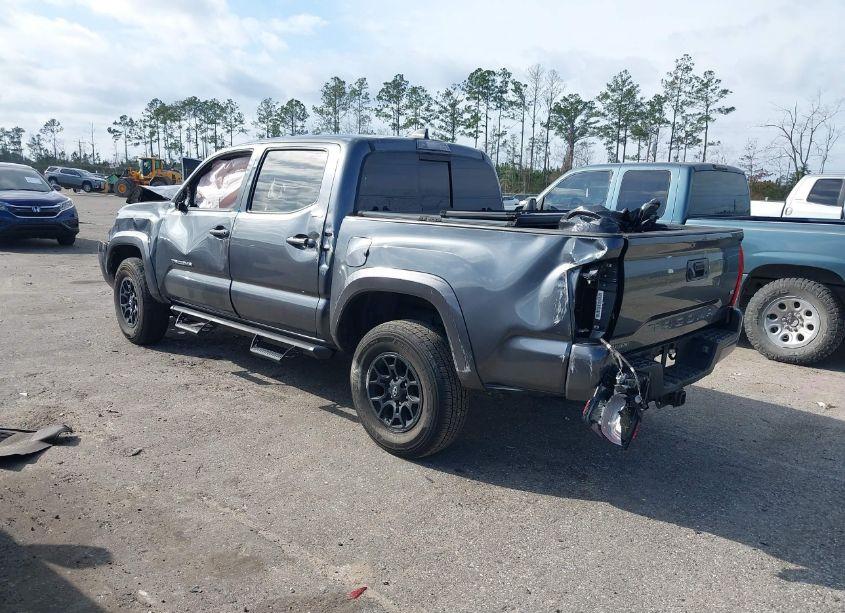 Photo 3 of 2022 Toyota Tacoma 2WD SR5 (VIN 3TMAZ5CNXNM179537)