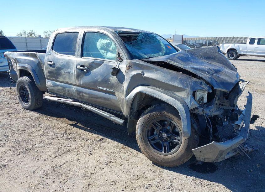 2017 Toyota Tacoma SR5 (VIN 3TMBZ5DN1HM006836) main photo
