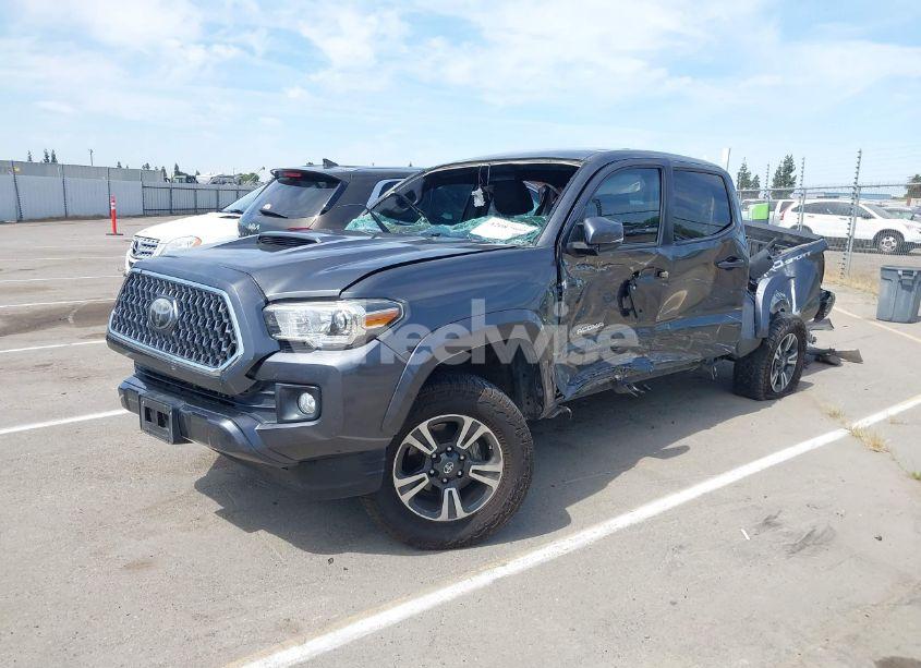 Photo 2 of 2019 Toyota Tacoma TRD SPORT (VIN 3TMBZ5DN3KM021829)