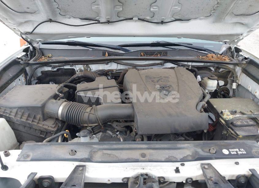 Photo 10 of 2018 Toyota Tacoma SR5 (VIN 3TMBZ5DN4JM014788)