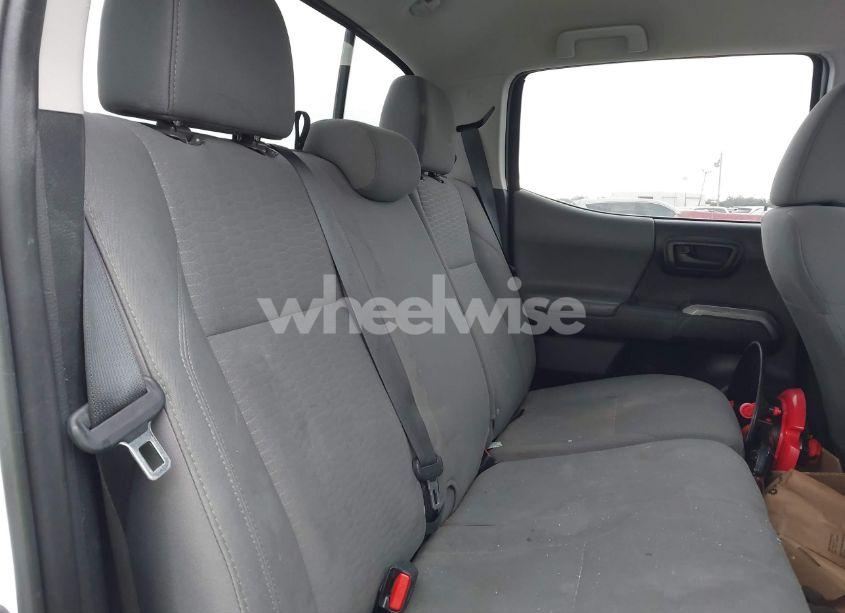 Photo 8 of 2018 Toyota Tacoma SR5 (VIN 3TMBZ5DN4JM014788)