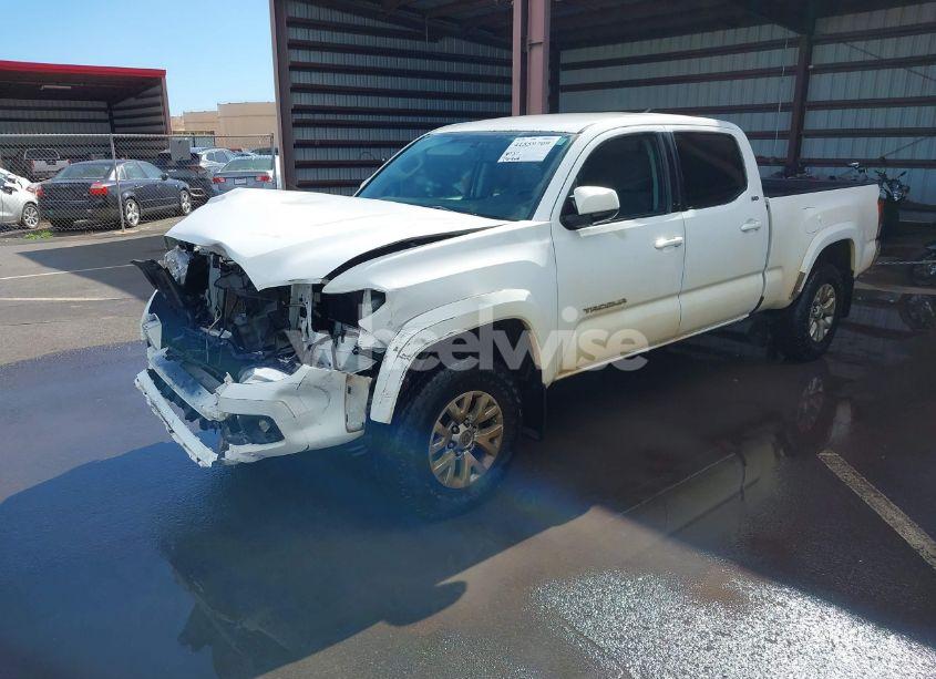 Photo 2 of 2016 Toyota Tacoma SR5 (VIN 3TMBZ5DN6GM003977)