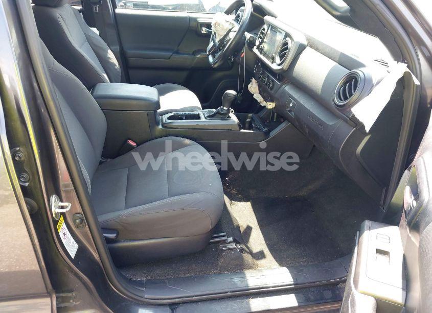 Photo 5 of 2017 Toyota Tacoma TRD SPORT (VIN 3TMBZ5DN6HM010168)