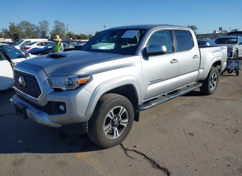 Photo 2 of 2019 Toyota Tacoma TRD SPORT (VIN 3TMBZ5DN6KM023364)