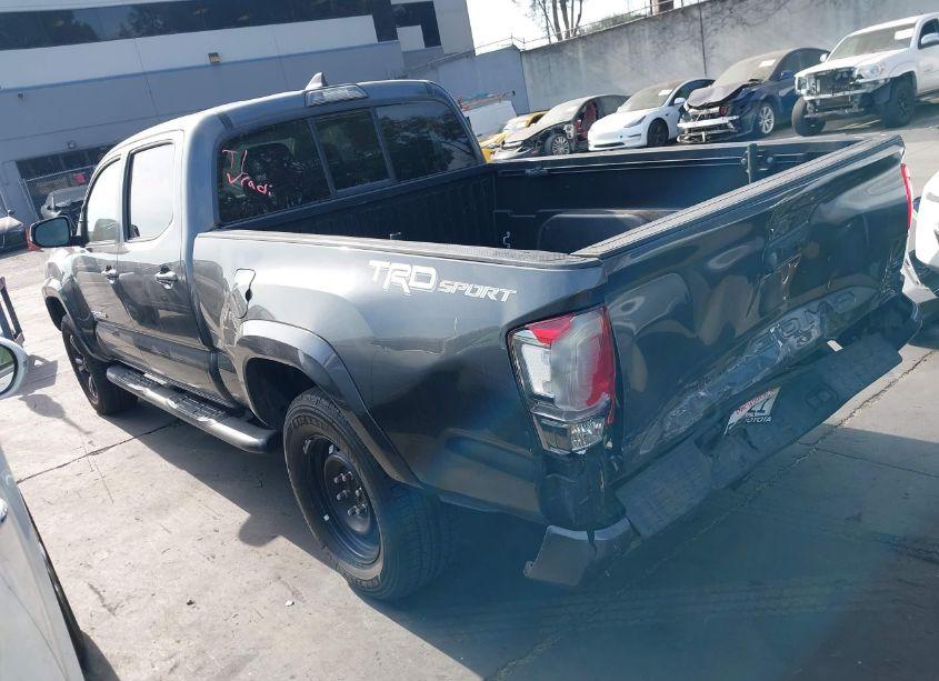 Photo 3 of 2016 Toyota Tacoma TRD SPORT (VIN 3TMBZ5DN8GM004578)