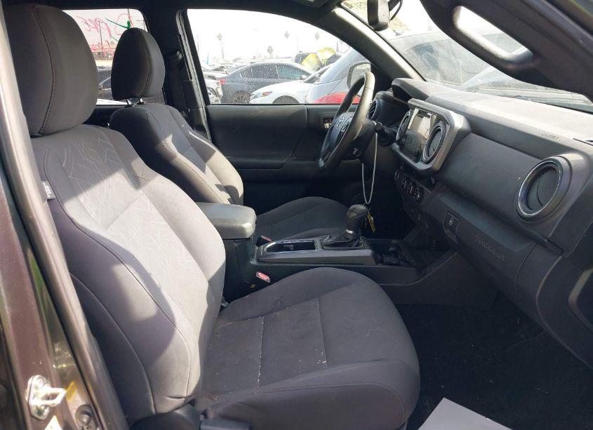 Photo 5 of 2016 Toyota Tacoma TRD SPORT (VIN 3TMBZ5DN8GM004578)