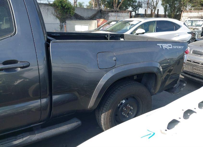 Photo 6 of 2016 Toyota Tacoma TRD SPORT (VIN 3TMBZ5DN8GM004578)